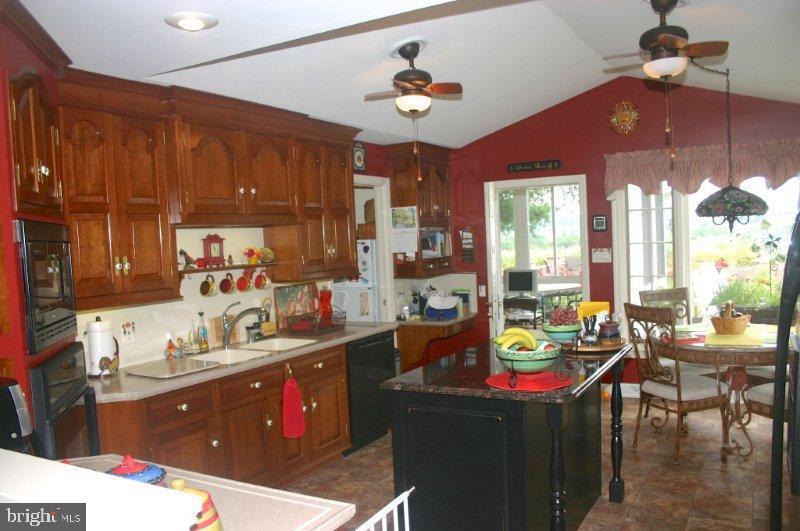 2166 Cider Press Road Manheim, PA 17545 - Photo 3 of 30