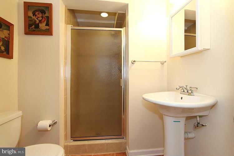 10413 Inwood Avenue Silver Spring, MD 20902 - Photo 26 of 29 Bath
