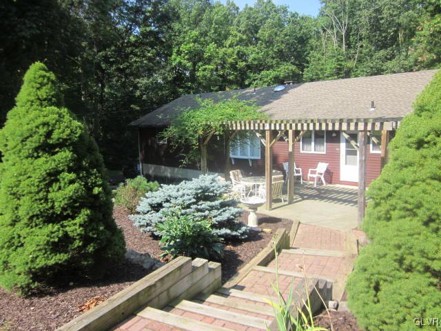 543 Molasses Road Bangor, PA 18013 - Photo 2 of 20 Back of home