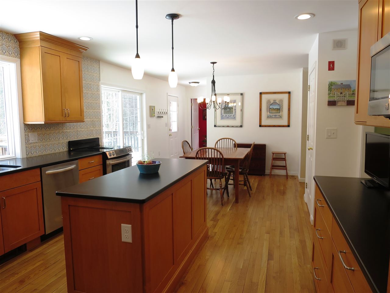 121 Lang Road Rye, NH 03870 - Photo 4 of 28