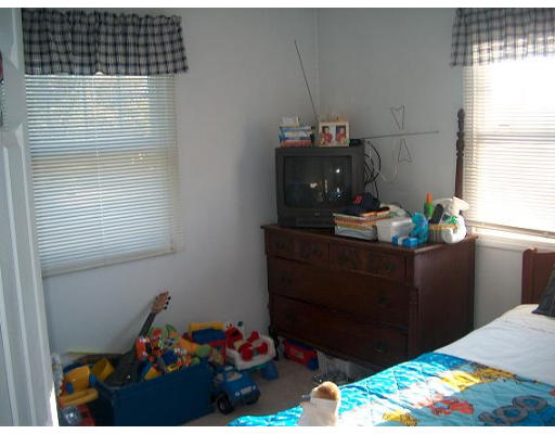 29 White Island Road Halifax, MA 02338 - Photo 7 of 15 Gallery Image 7