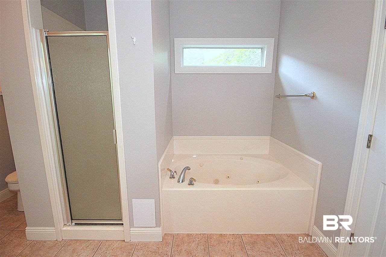 30283 Green Court Daphne, AL 36527 - Photo 24 of 40 Master Bath