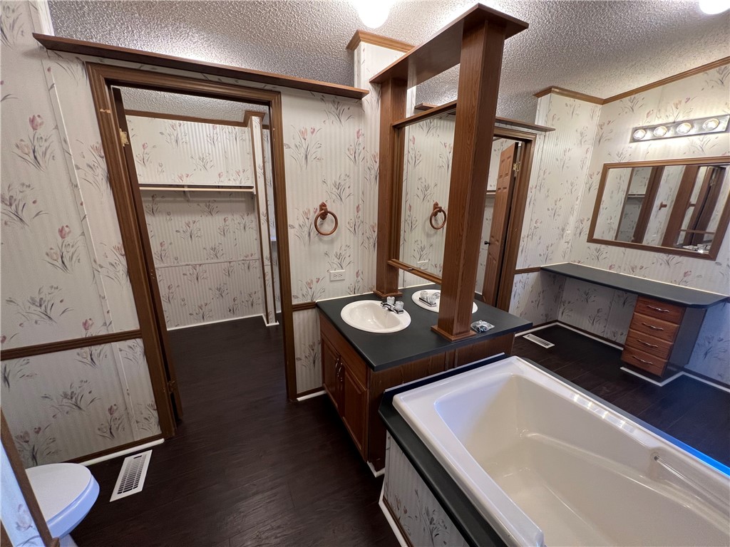 647 State Rd S-37-54 Seneca, SC 29678 - Photo 8 of 11 Gallery Image 8