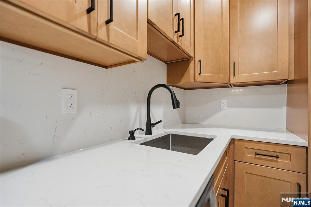 30 Edison Street Bloomfield, NJ 07003 - Photo 4 of 44