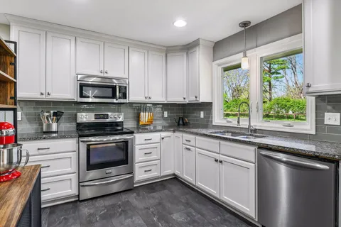 $486,220 | 3825 Saratoga Lane North, Minneapolis, MN 55441
