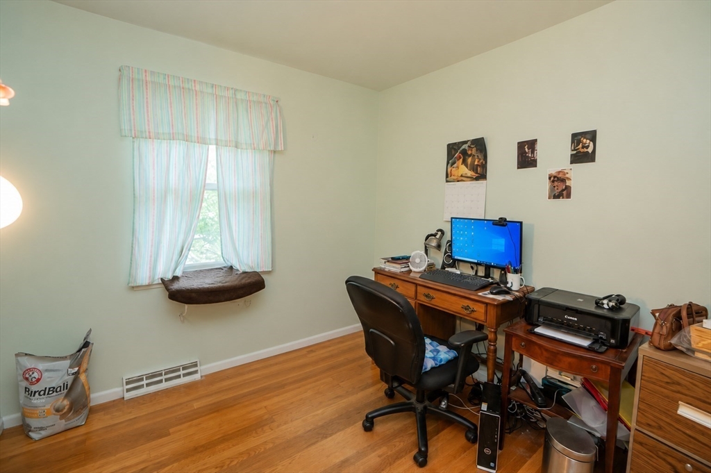 15 Molloy Road Georgetown, MA 01833 - Photo 9 of 20