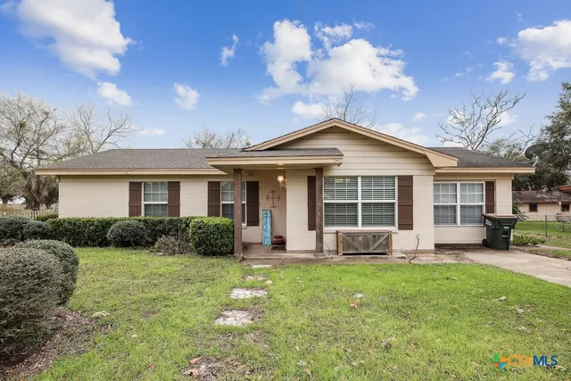 $297,000 | 103 Poenitsch Street, Cuero, TX 77954