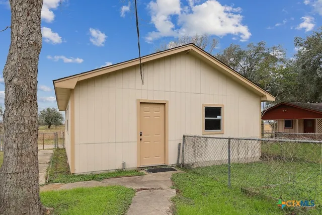 $297,000 | 103 Poenitsch Street, Cuero, TX 77954