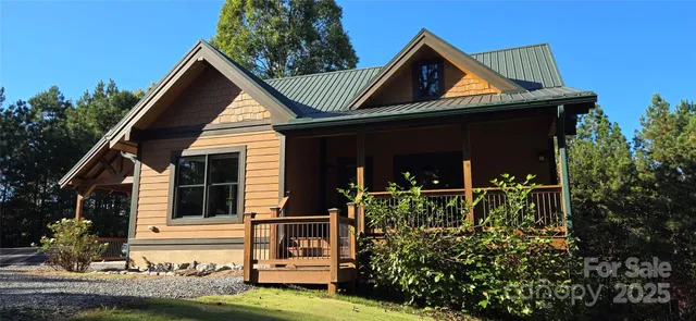 a front view of house with yard