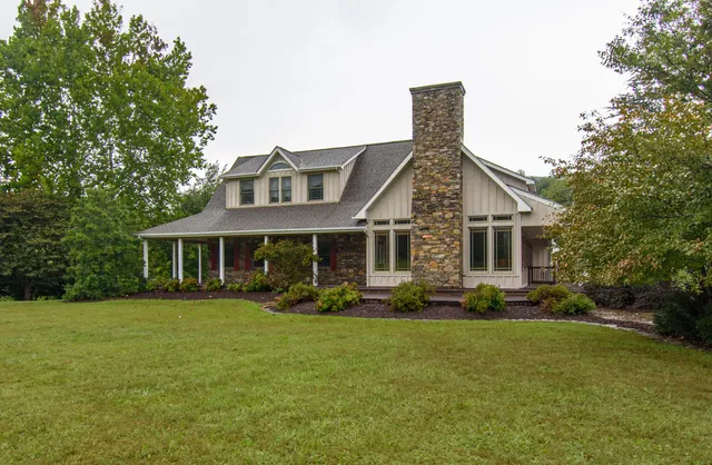 $1,275,000 | 7083 Foxfire Road, Catawba, VA 24070