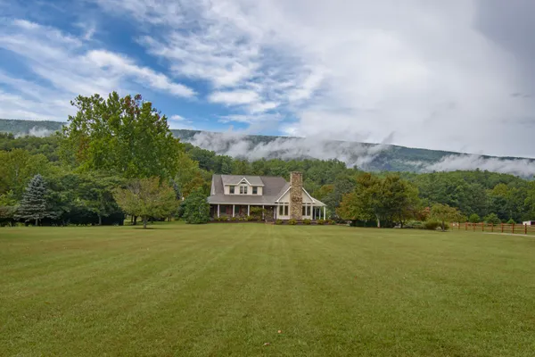 $1,275,000 | 7083 Foxfire Road, Catawba, VA 24070