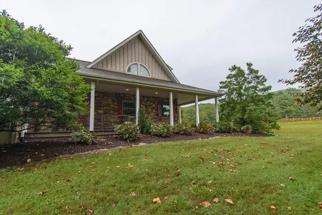 $1,275,000 | 7083 Foxfire Road, Catawba, VA 24070