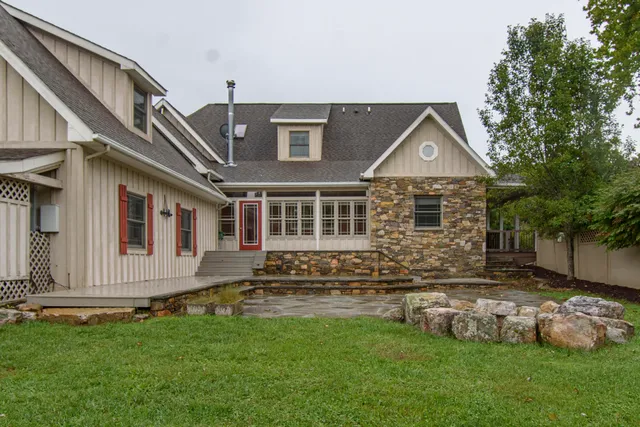 $1,275,000 | 7083 Foxfire Road, Catawba, VA 24070