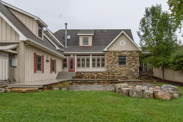 $1,275,000 | 7083 Foxfire Road, Catawba, VA 24070