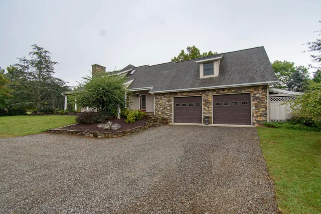 $1,275,000 | 7083 Foxfire Road, Catawba, VA 24070