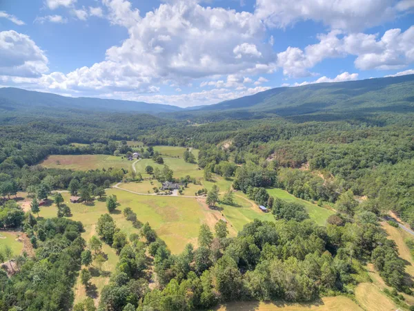 $1,275,000 | 7083 Foxfire Road, Catawba, VA 24070