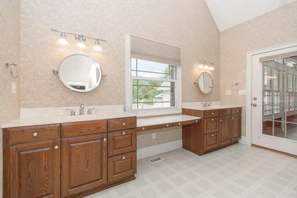 $1,275,000 | 7083 Foxfire Road, Catawba, VA 24070