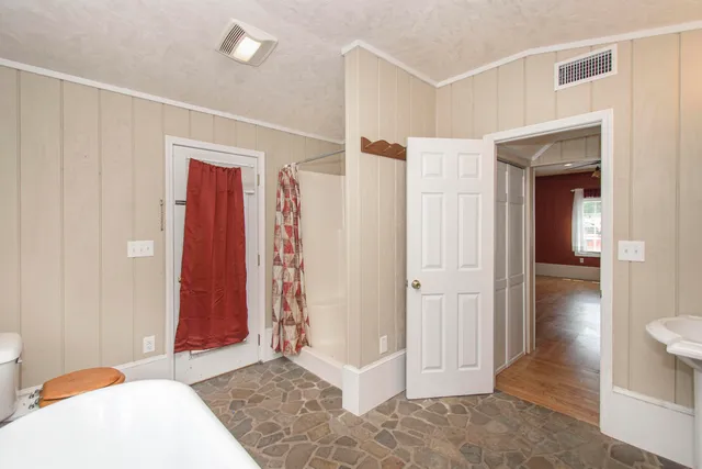 $1,275,000 | 7083 Foxfire Road, Catawba, VA 24070