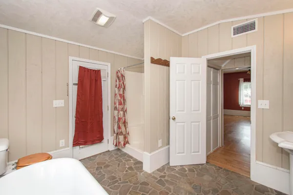 $1,275,000 | 7083 Foxfire Road, Catawba, VA 24070