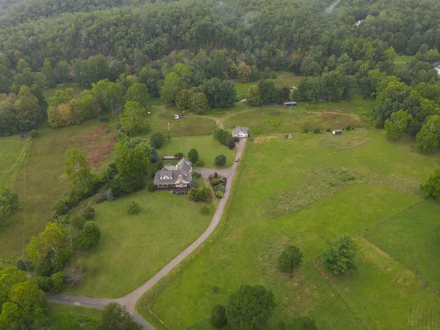 $1,275,000 | 7083 Foxfire Road, Catawba, VA 24070