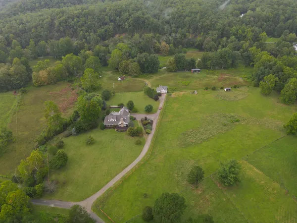 $1,275,000 | 7083 Foxfire Road, Catawba, VA 24070