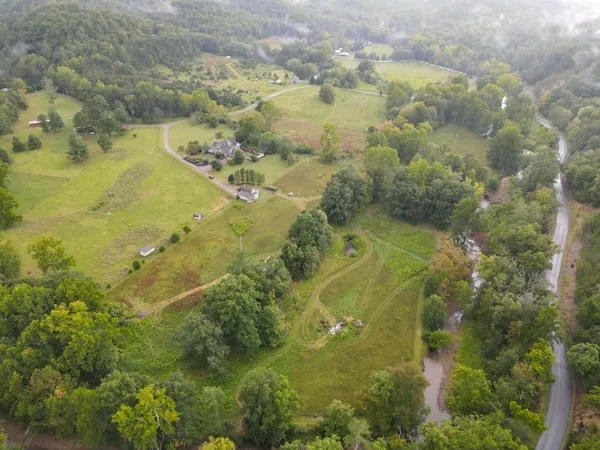 $1,275,000 | 7083 Foxfire Road, Catawba, VA 24070