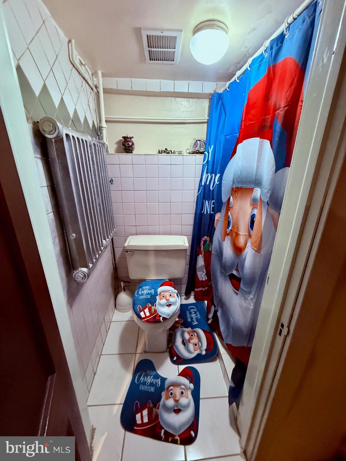 1200 Hampden Boulevard Reading, PA 19604 - Photo 28 of 32 a bathroom with a sink and a mirror