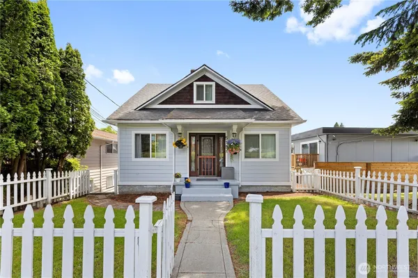 $799,950 | 515 Ave D, Snohomish, WA 98290