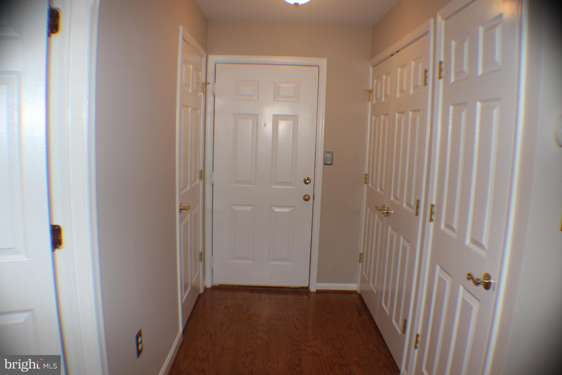 410 Ridgepoint Place, Unit 12 Gaithersburg, MD 20878 - Photo 2 of 24 Entry