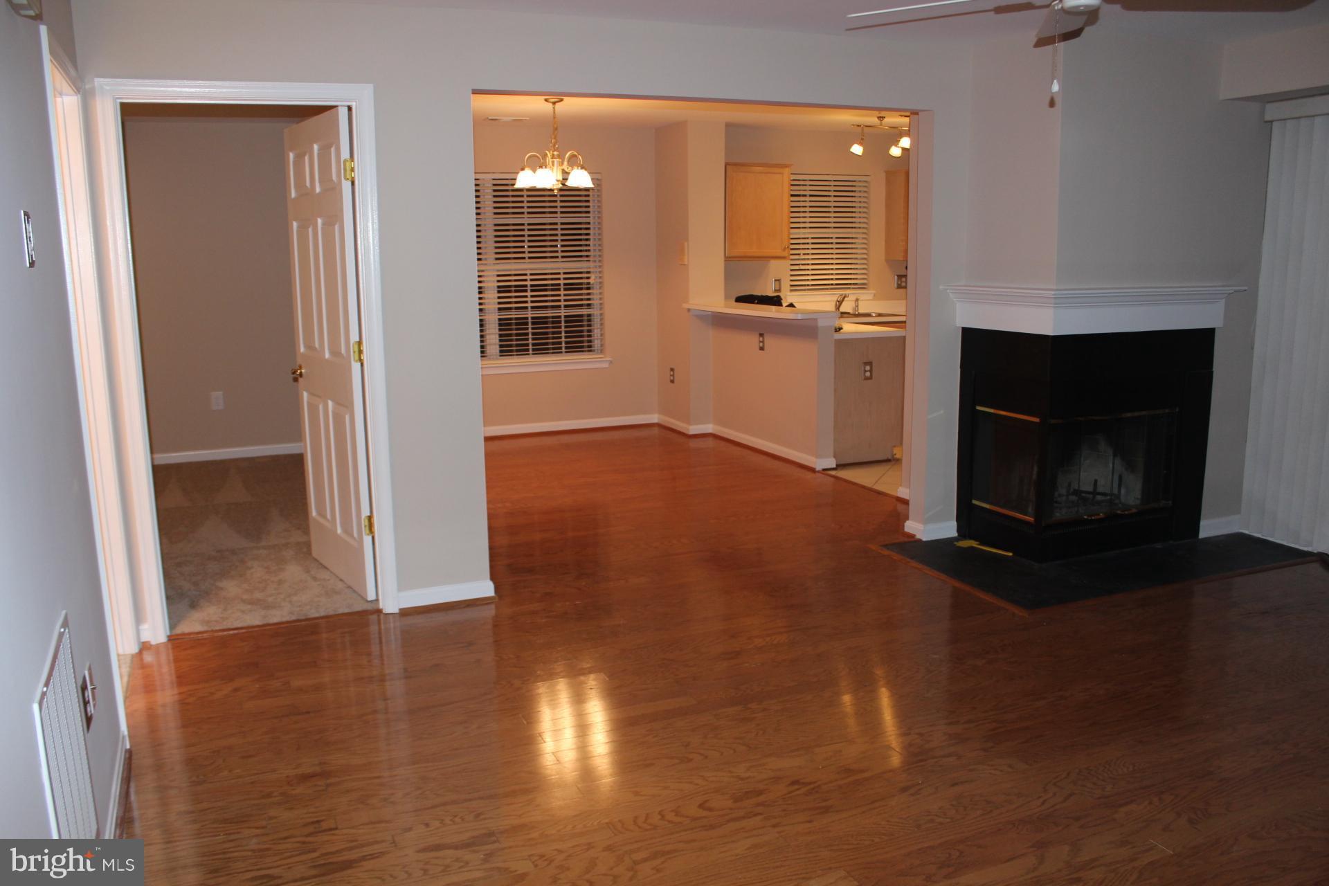 410 Ridgepoint Place, Unit 12 Gaithersburg, MD 20878 - Photo 3 of 24 Kitchen