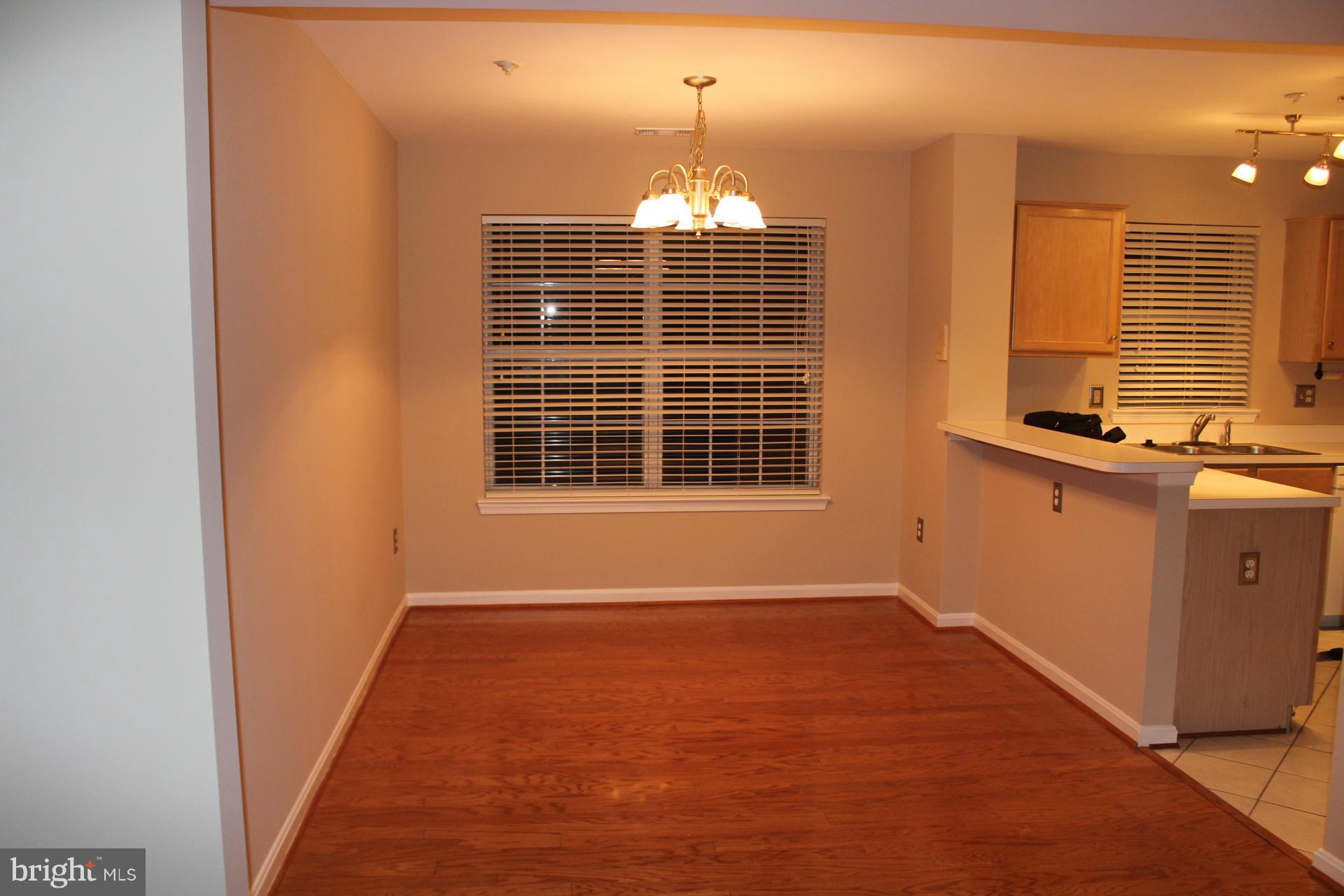 410 Ridgepoint Place, Unit 12 Gaithersburg, MD 20878 - Photo 8 of 24 Dining Room