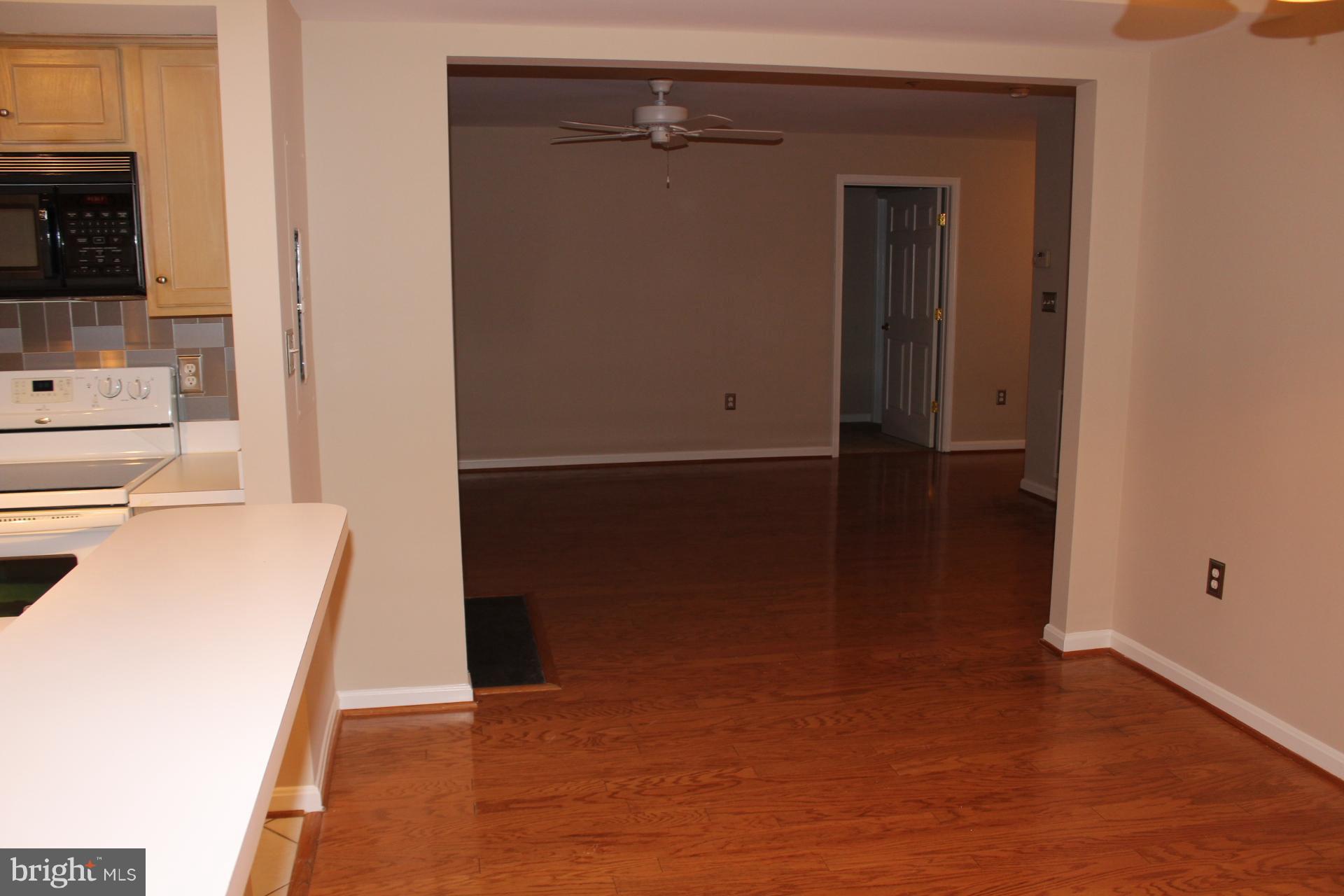 410 Ridgepoint Place, Unit 12 Gaithersburg, MD 20878 - Photo 9 of 24 Dining Room