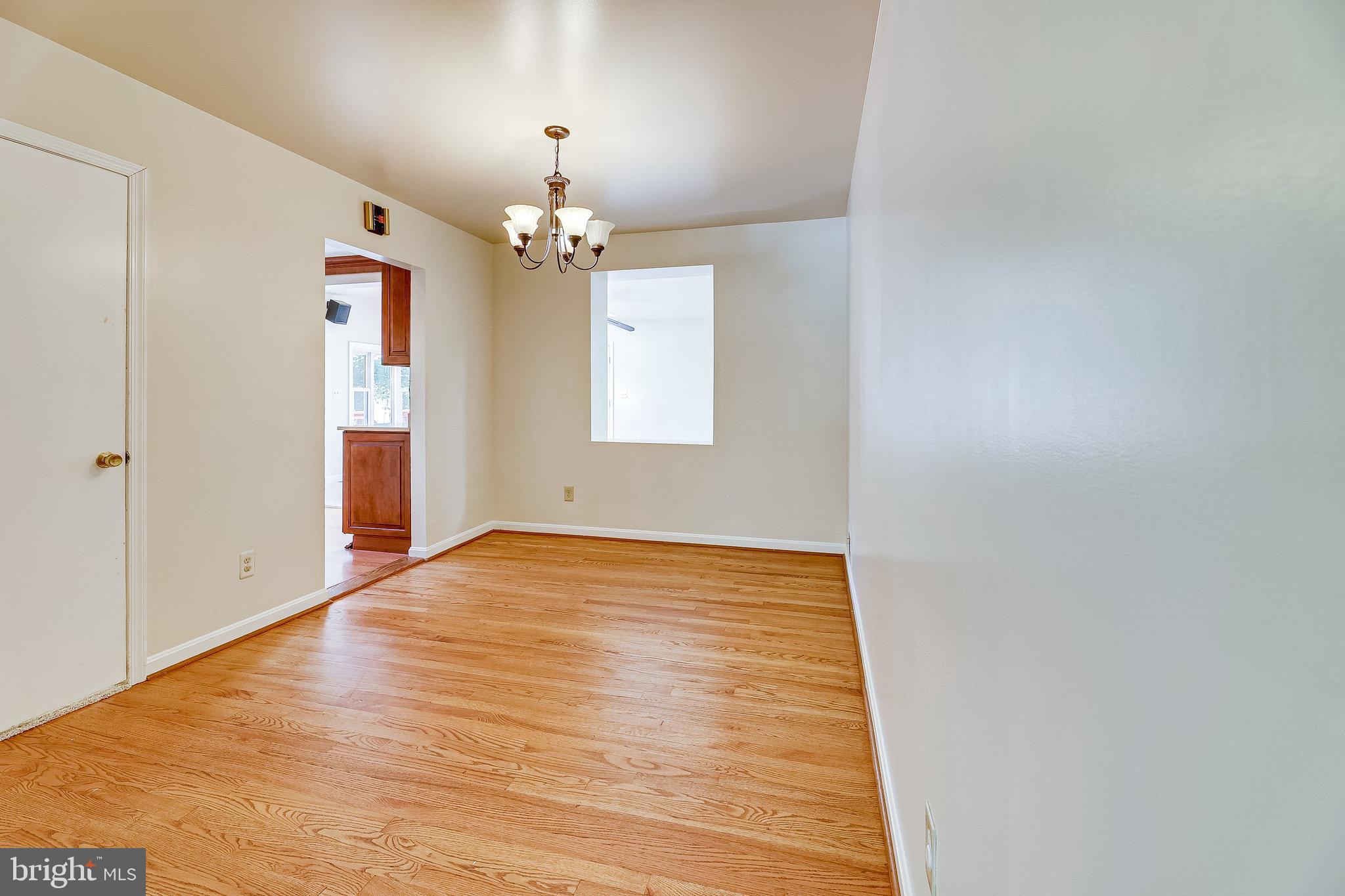 7508 Hamlet Street Springfield, VA 22151 - Photo 5 of 53