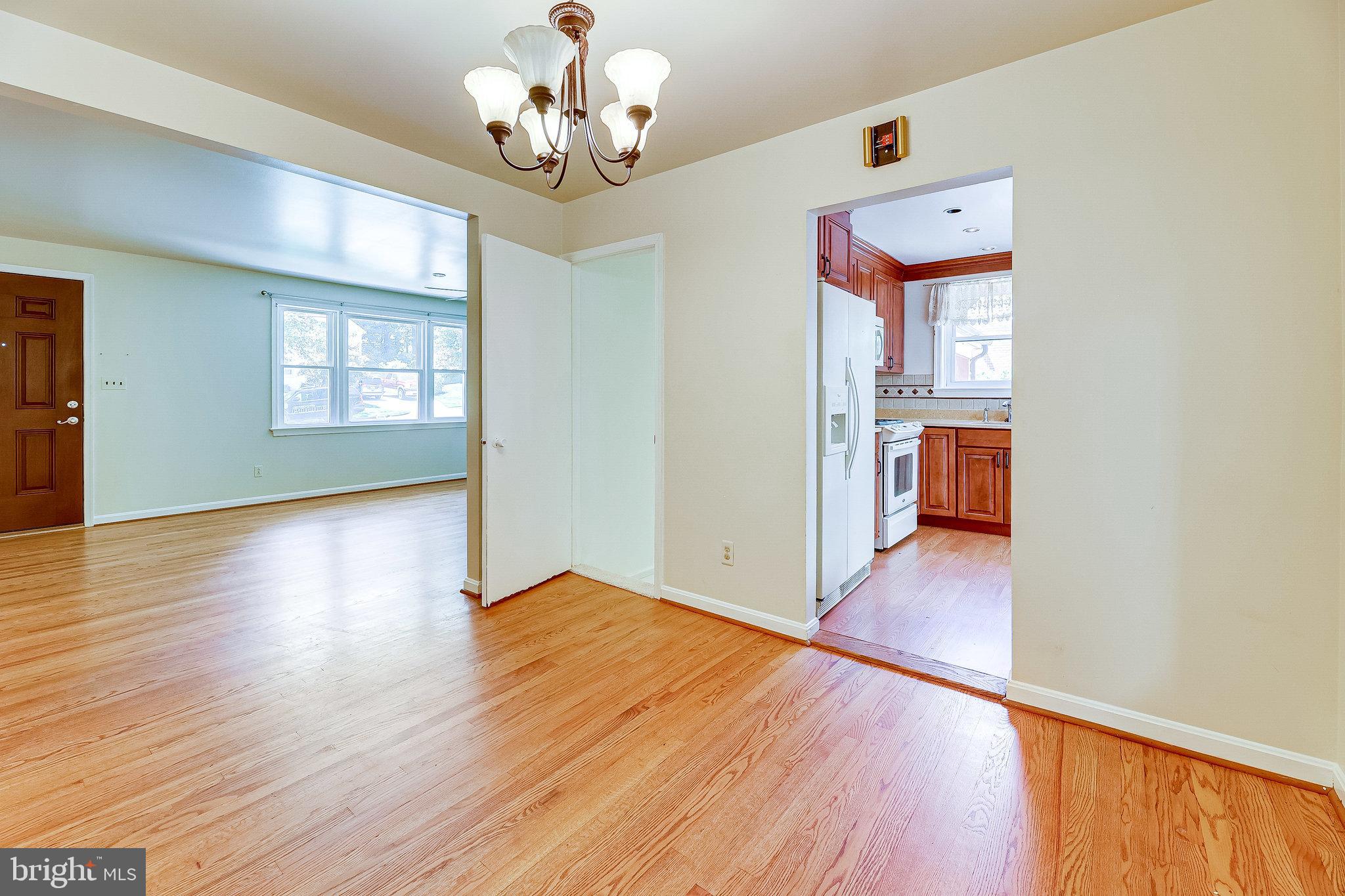 7508 Hamlet Street Springfield, VA 22151 - Photo 6 of 53