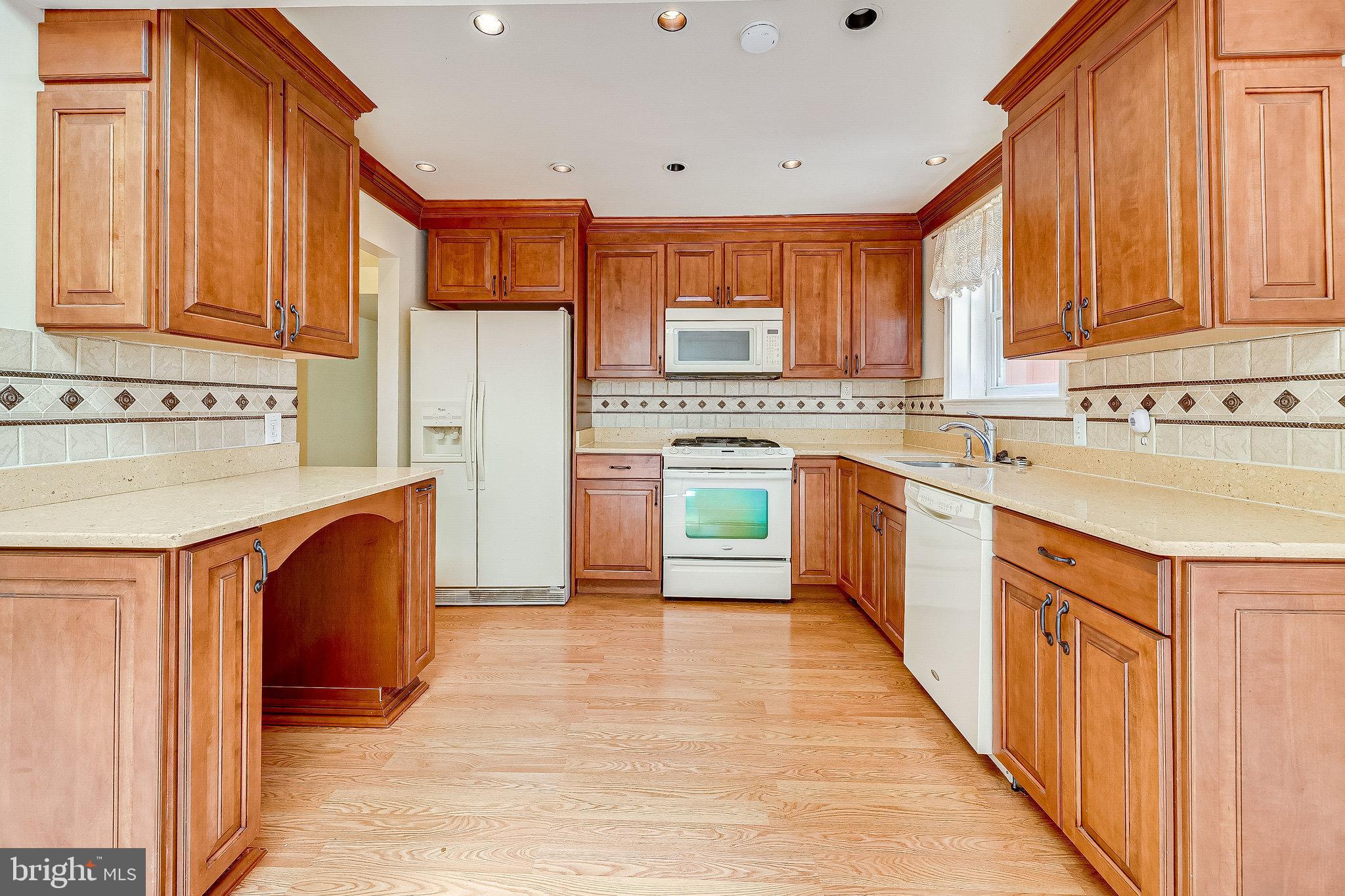 7508 Hamlet Street Springfield, VA 22151 - Photo 7 of 53