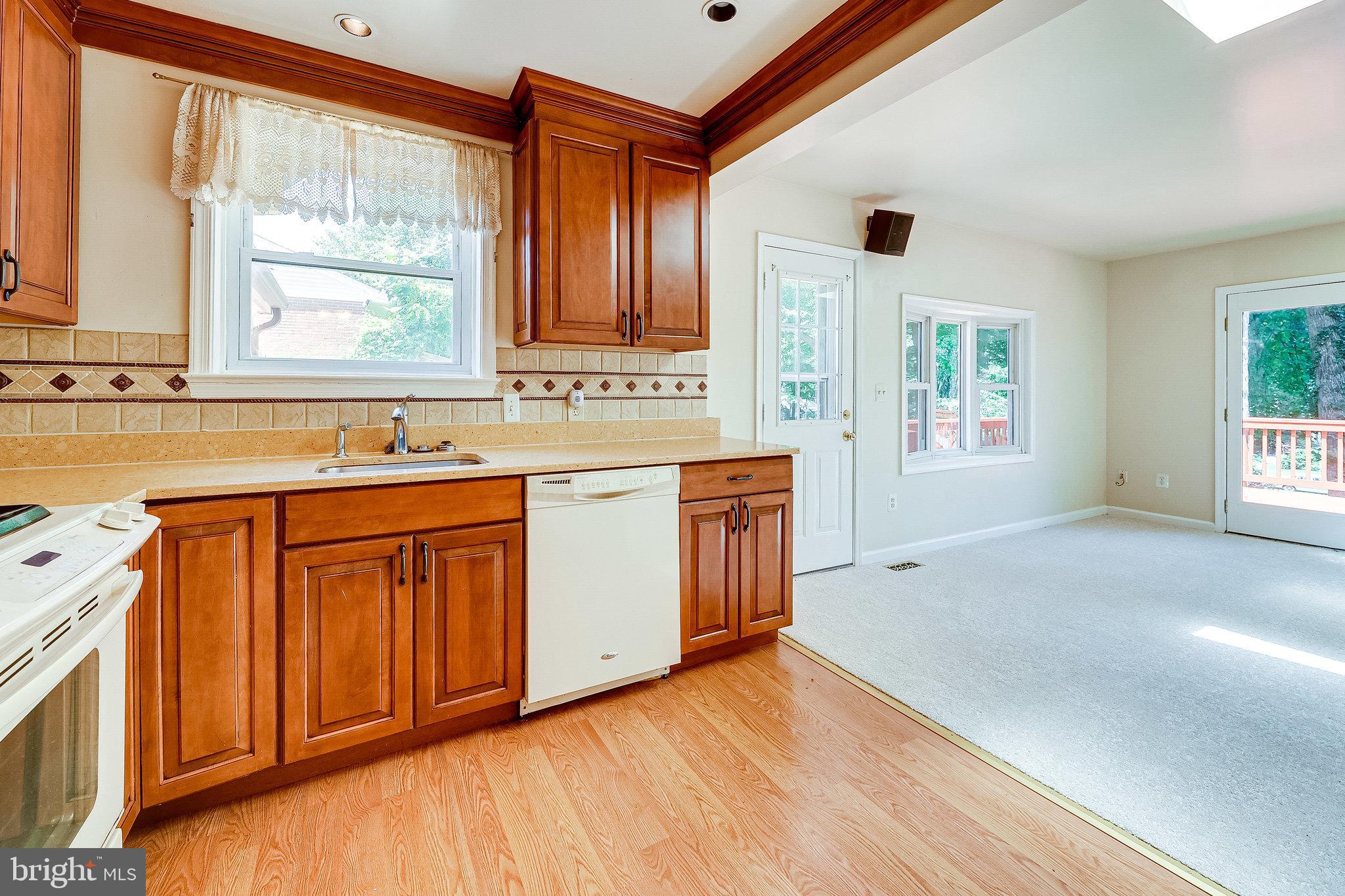 7508 Hamlet Street Springfield, VA 22151 - Photo 8 of 53