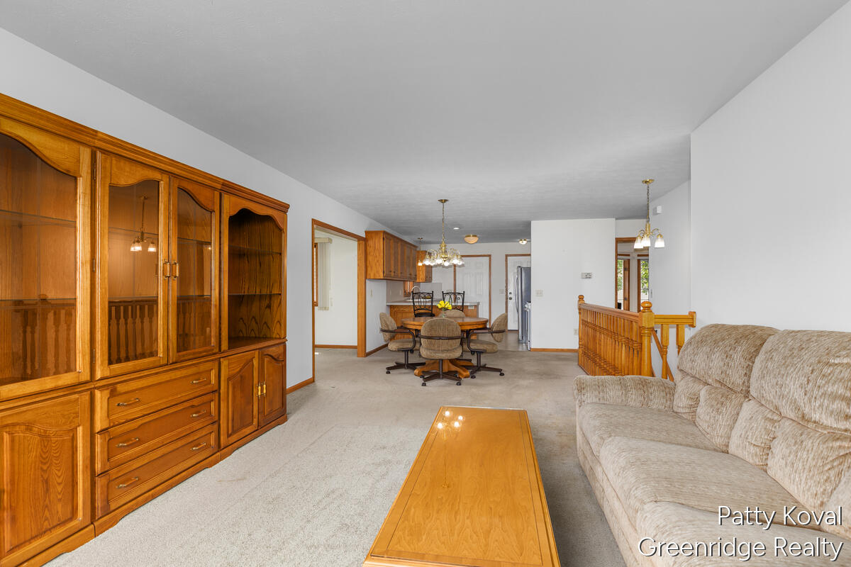 447 Falcon Drive Wayland, MI 49348 - Photo 7 of 30 Living / Dining Combo