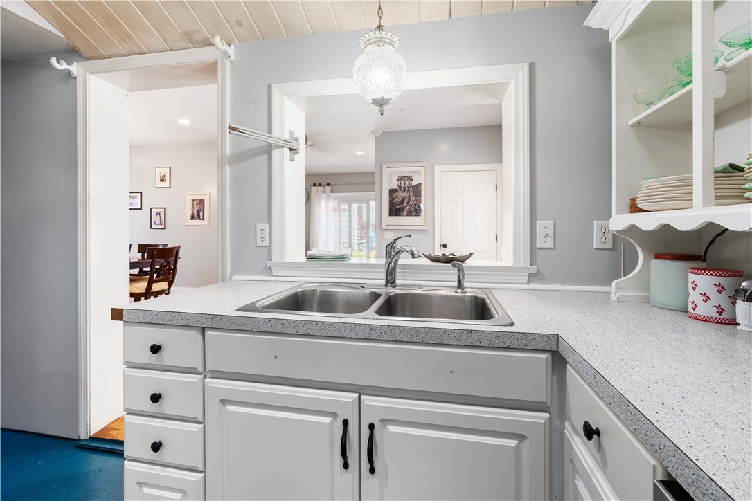 30 Loring Road Bristol, RI 02809 - Photo 8 of 32