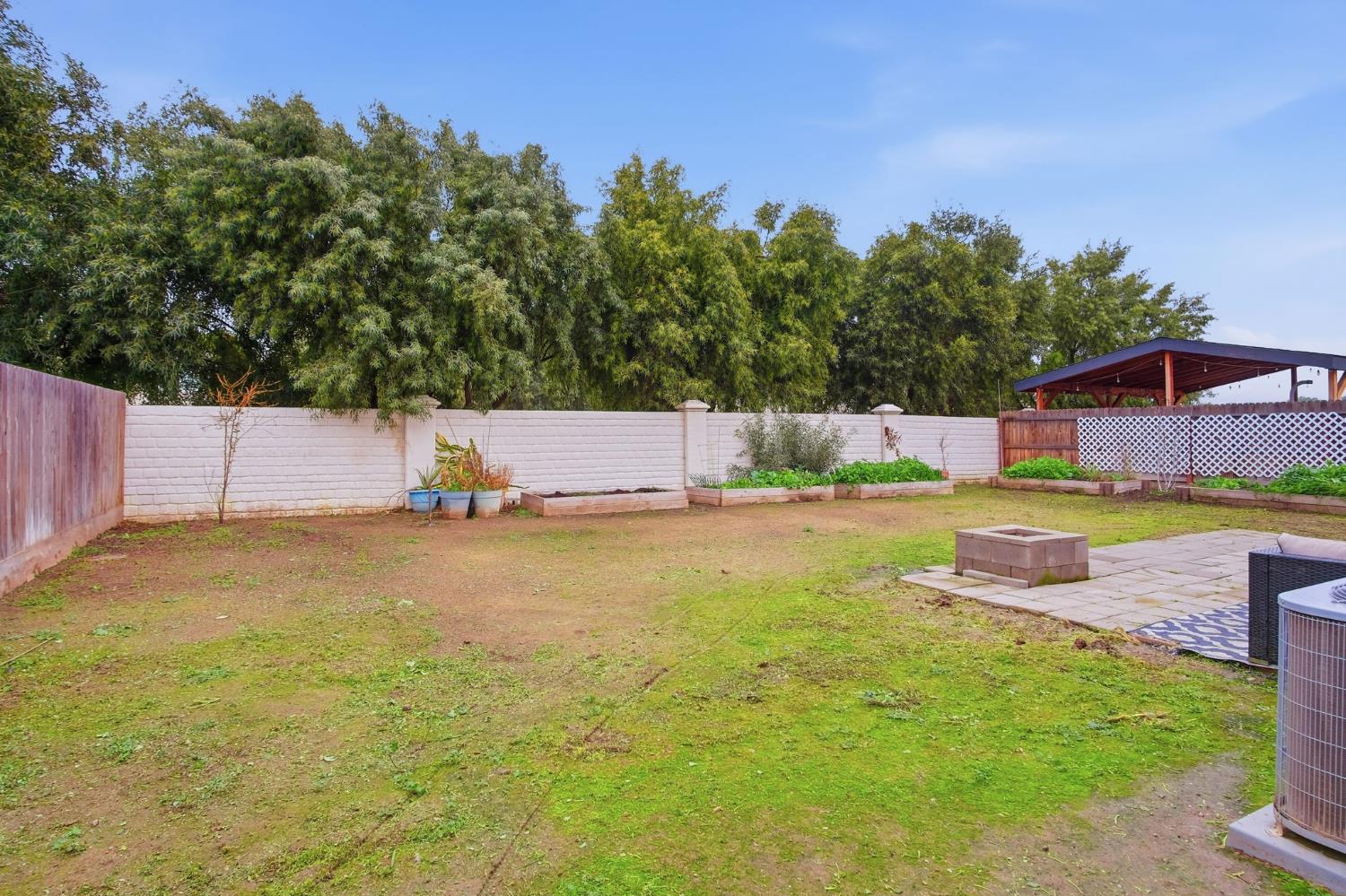 1666 Oak Street Los Banos, CA 93635 - Photo 30 of 34 a view of an outdoor space and yard