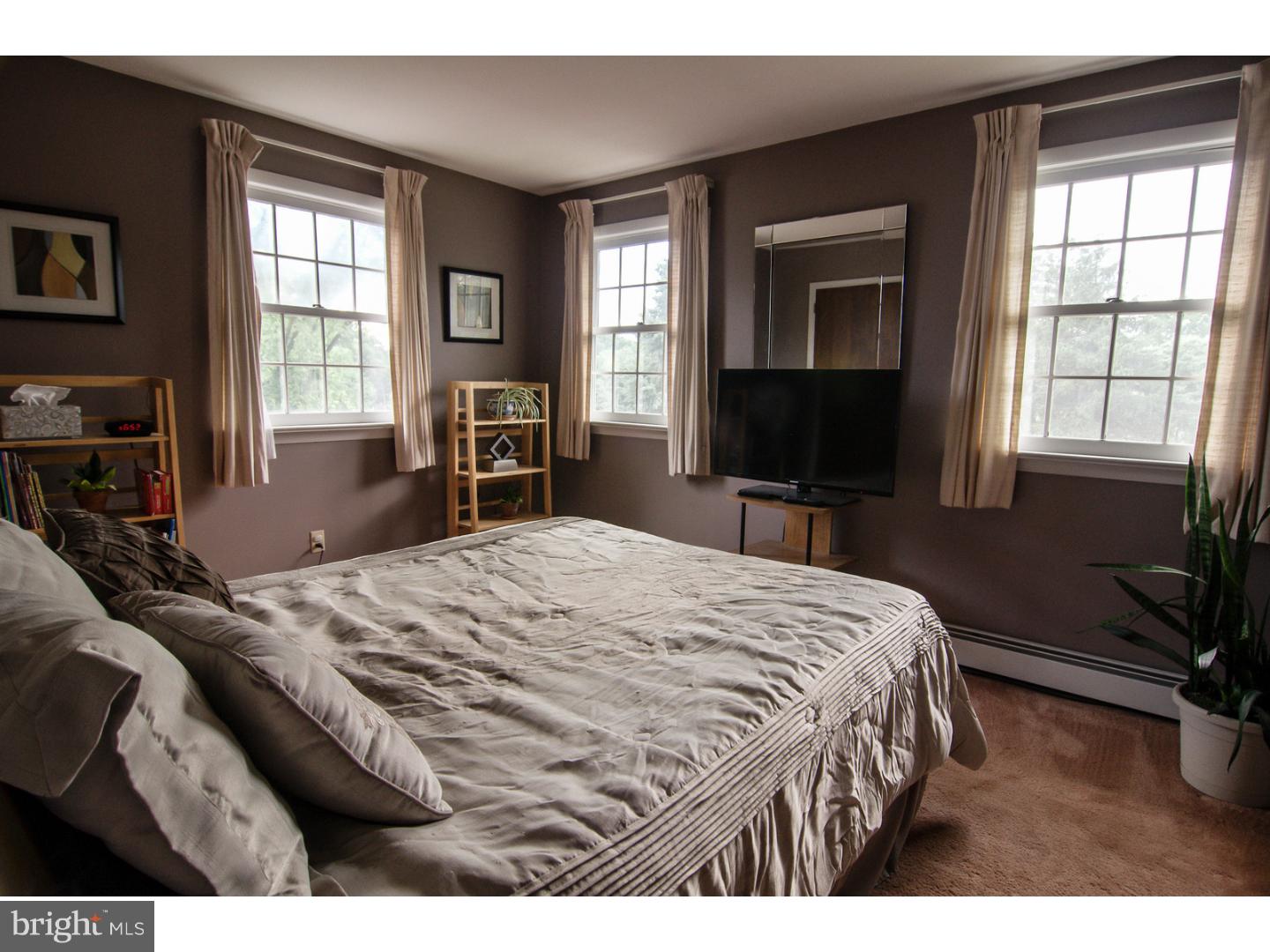 301 Valley View Road Springfield, PA 19064 - Photo 11 of 25 Bedroom - Main