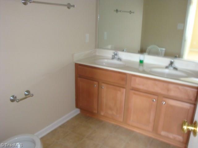 3105 Sycamore Point Trail High Point, NC 27265 - Photo 14 of 16 Main bath
