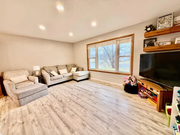 $299,000 | 243 Edgeview Drive, Rollingstone, MN 55969