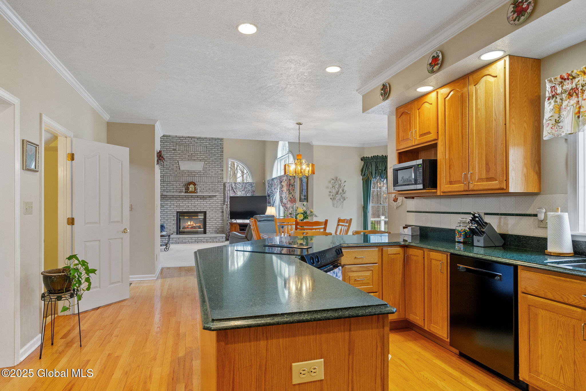 172 Weisheit Road Bethlehem, NY 12158 - Photo 11 of 61 18-web-or-mls-172-weisheit-rd