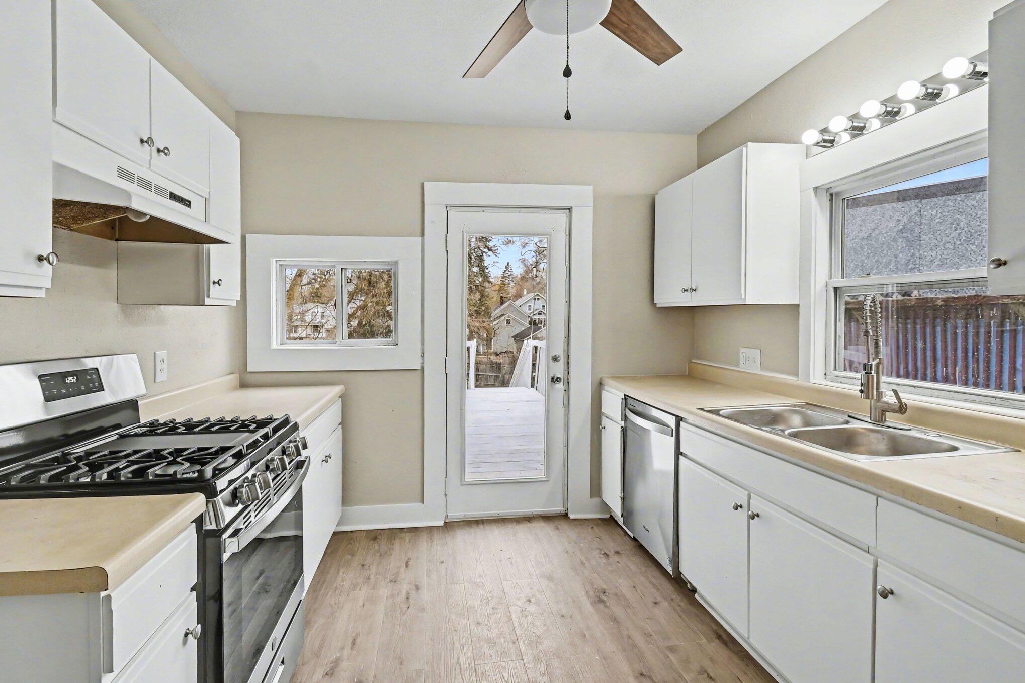 905 North Sycamore Street Lansing, MI 48906 - Photo 11 of 28 011_file_2705