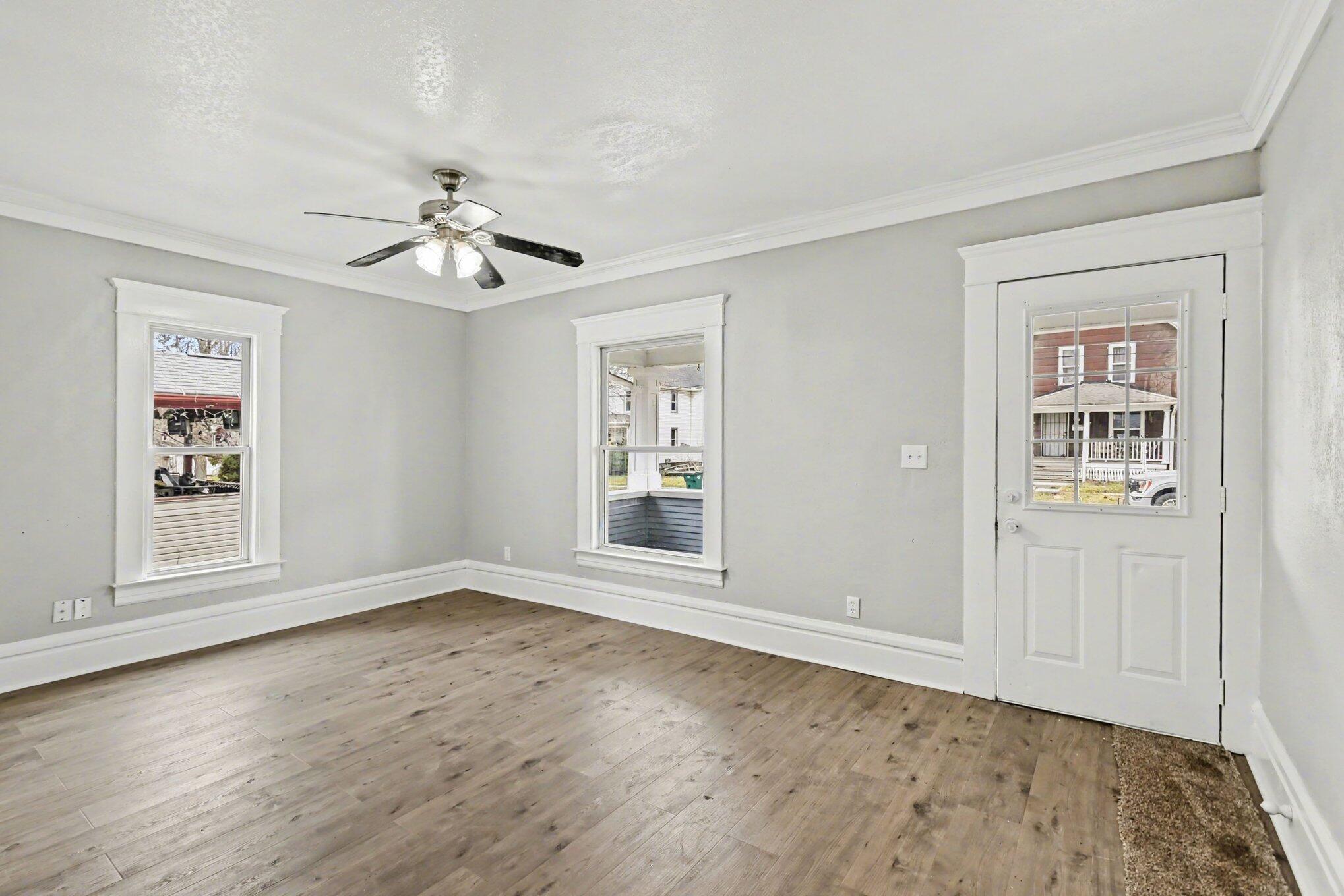 905 North Sycamore Street Lansing, MI 48906 - Photo 15 of 28 015_file_5801