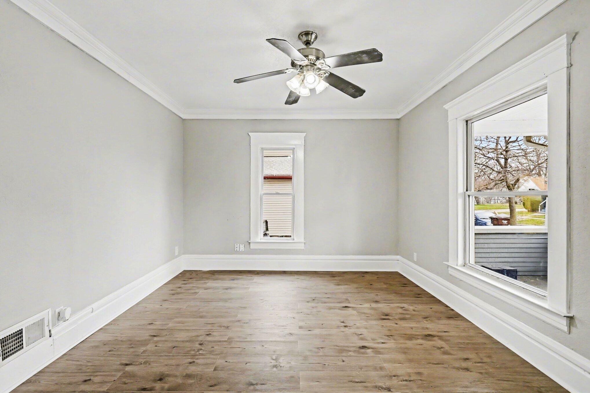 905 North Sycamore Street Lansing, MI 48906 - Photo 5 of 28 005_file_6431