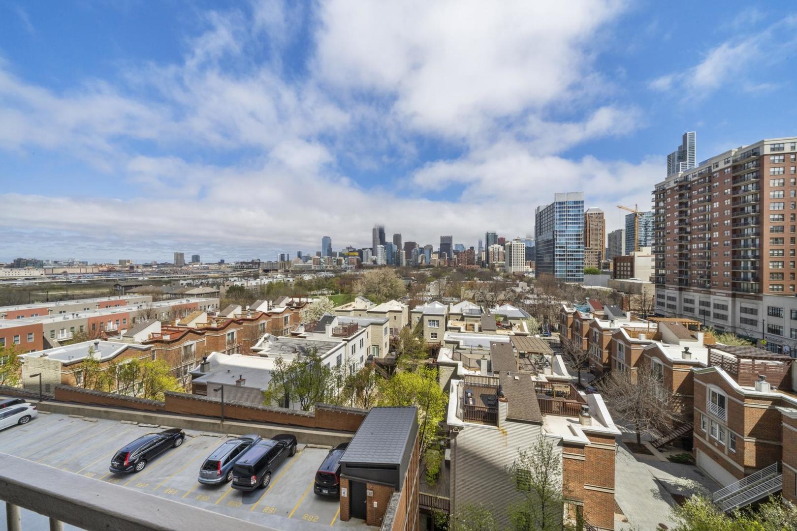 1530 South State Street, Unit 607 Chicago, IL 60605 - Photo 27 of 29 a view of a city