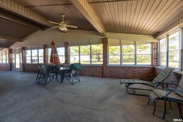 $575,000 | 6694 Shamrock Road, Tamaroa, IL 62888