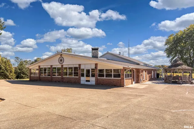 $575,000 | 6694 Shamrock Road, Tamaroa, IL 62888