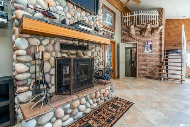 $575,000 | 6694 Shamrock Road, Tamaroa, IL 62888